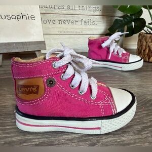 Levi's Kids Pink High-Top Canvas Sneakers. Size MX 12= US 5C